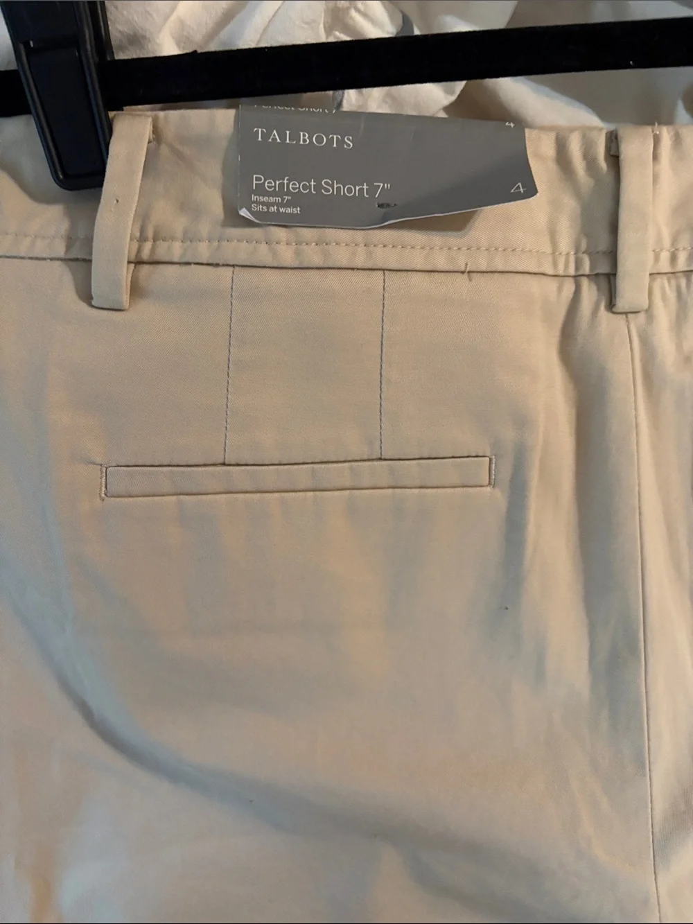 Talbots shorts Perfect Short 7”Cream Tailored Bermuda Shorts NWT size 4